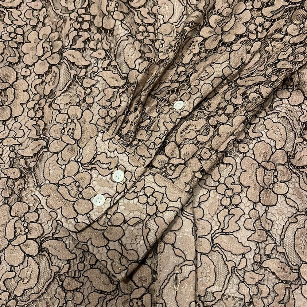 Beautiful Lace Blouse - Picture 3 of 4
